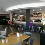 מלון Dali - Restaurant 4*
