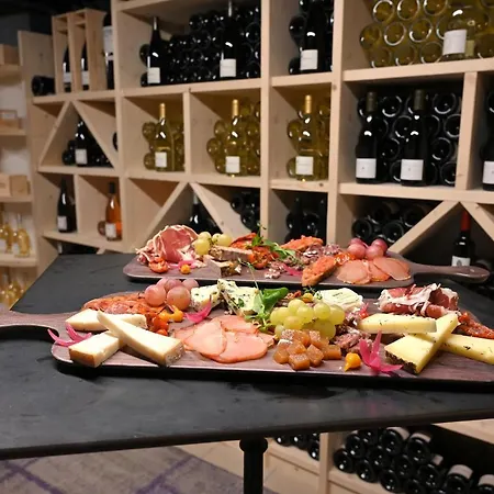 Dali - Restaurant Hotel 4*